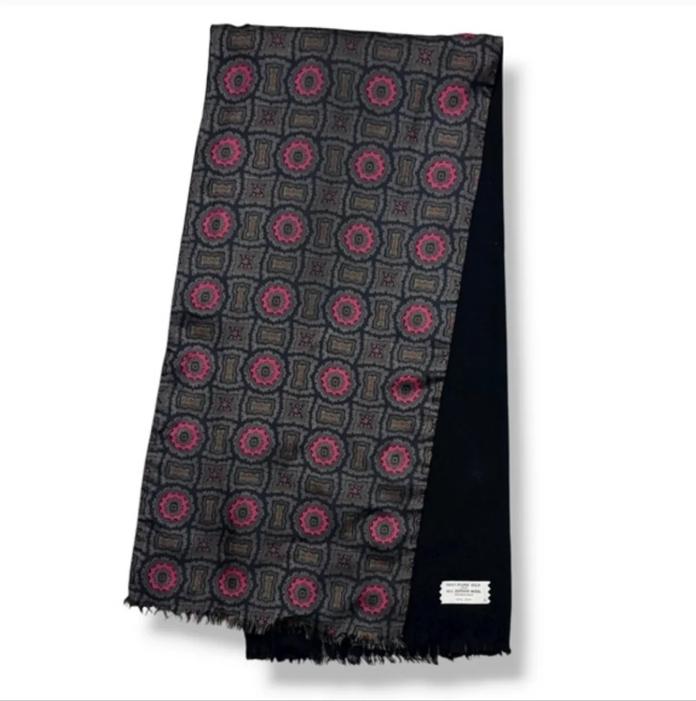 VINTAGE Reversible Scarf Black All Zephyr Wool & 100% Silk Geometric Tile